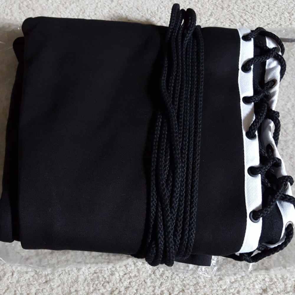 **SOLD** NWT Rihanna Puma Fenty Lace Side Track - Picture 2 of 6